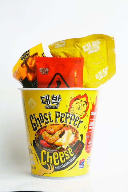 DAEBAK GHOST PEPPER CHEESE SPICY CHICKEN FLAVOUR DRY BLACK INSTANT NOODLES CUP