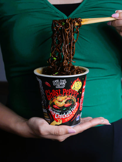 DAEBAK GHOST PEPPER SPICY CHICKEN FLAVOUR DRY BLACK INSTANT NOODLES CUP